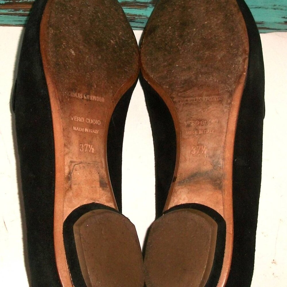 Nicholas Kirkwood Beya Black Suede Flats w Gold Metal Around Heels 7.5M $595 - Picture 6 of 7